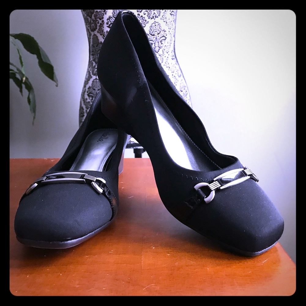 Casual Business Flats, size 9.